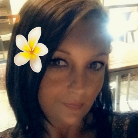 Meet your Posher, Crystal - Picture 2 of 2